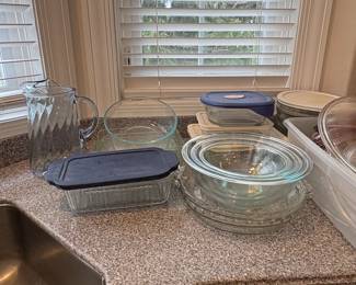 Pfaltzgraff Trellis Covered Casserole Dish fifth image