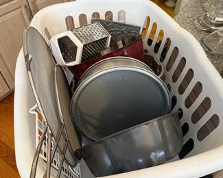 Mixed Kitchenware and Small Appliance Lot