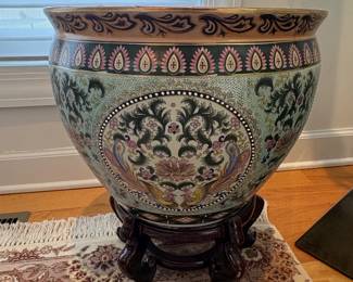 Chinese Porcelain Fish Bowls with Stands Famille Rose and Satsuma Styles third image