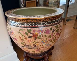 Chinese Porcelain Fish Bowls with Stands Famille Rose and Satsuma Styles fifth image