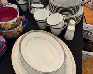 Noritake Legendary Crestwood Platinum Dinnerware Set