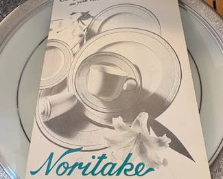 Noritake Legendary Crestwood Platinum Dinnerware Set second image