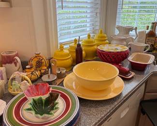 Pfaltzgraff Trellis Covered Casserole Dish second image