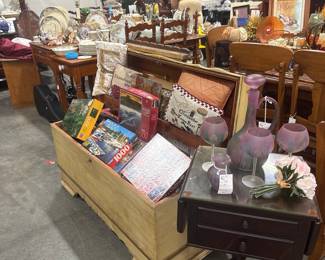 Lane Cedar Chest (Hope Chest)