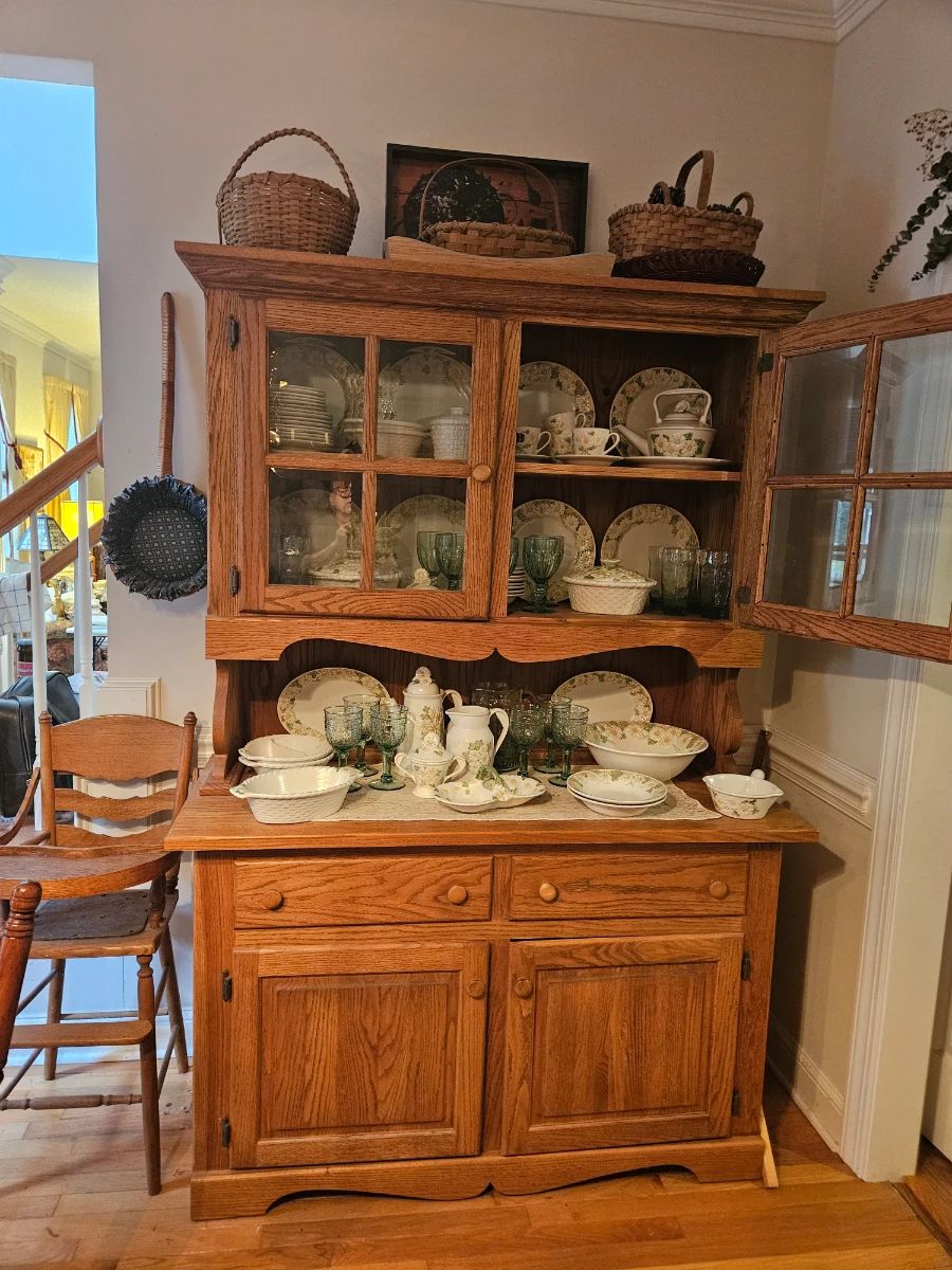 Antique Highchair Oak Cabinet Daisy Pattern Metlox