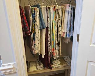 Tablecloths and Napkins