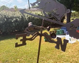 Razorbacks weather vane