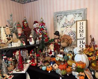 This home has holiday in almost every room!