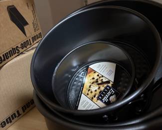 Bundt pans new