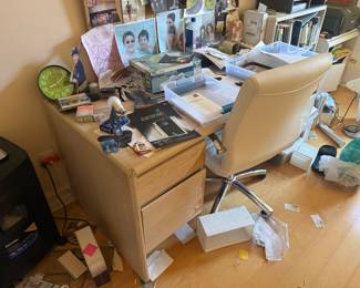 Light Wood Modern Desk