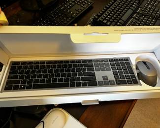 #153 dell Keyboard d& Mouse Bundle Gray Boxed Set includes Keyboard and New - CN02NMRY $30.00
