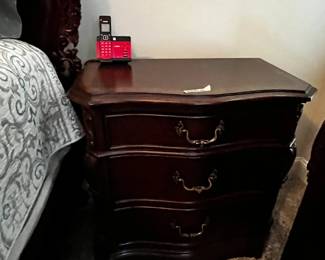 #040 Bassett 3 Drawer Bedside Table - 32x19x32 $175.00