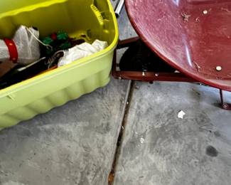 #084 Metal Wheelbarrow (as is flat tire) $25.00