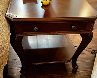 #012 Wood End Table w/1 Drawer and Shelf - 28x28x28 $100.00