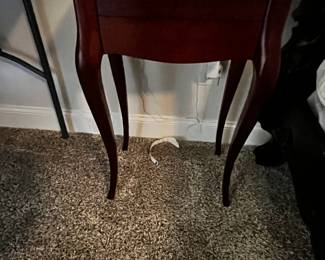 #041 Wood Side Table w/1 Drawer (missing key) w/q/a legs - 19x13x30 $35.00