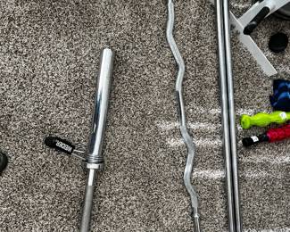 #125 Curling Bar (no clips) $20.00