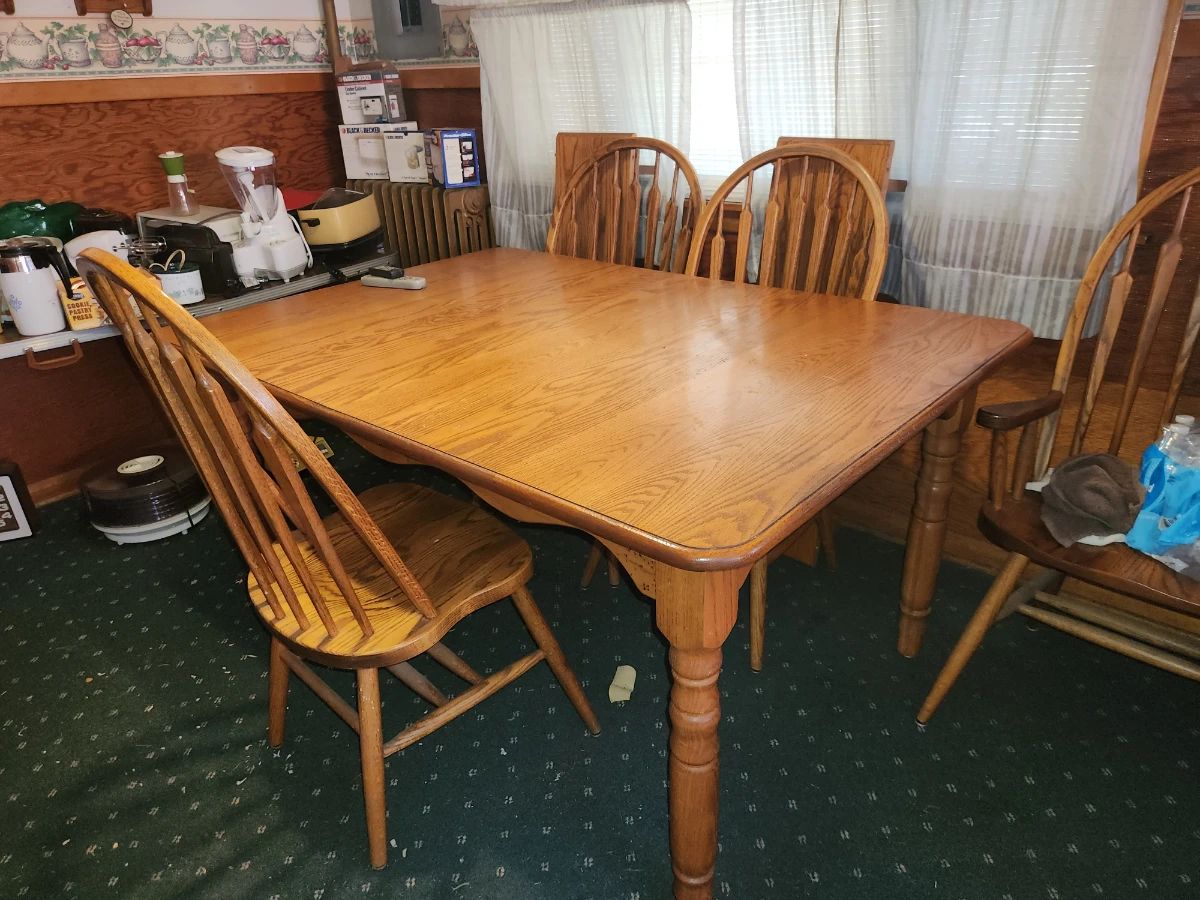 Dining table and 4 chairs