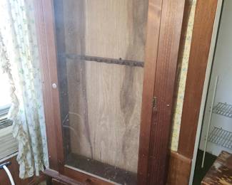Gun cabinet