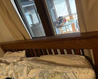 Queen size mission oak bed