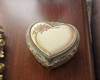 Vintage Heart-Shaped Music Box - The Way We Were - Sankyo