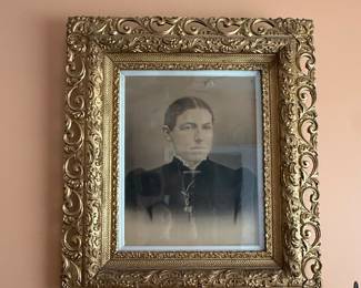Victorian Era Portrait Photograph in Gilt Gesso Frame