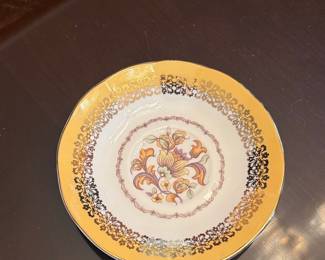 Elizabethan Staffordshire Versailles Yellow and Gold Teacup and Saucer