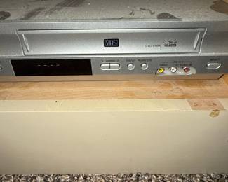 Samsung DVD-V4600 DVD/VCR Combo Player