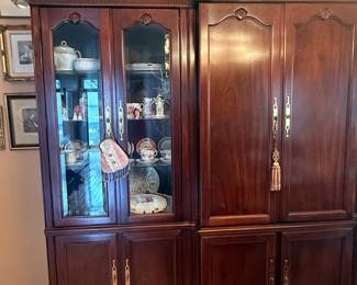 Thomasville Mahogany Finish Three-Part China Cabinet