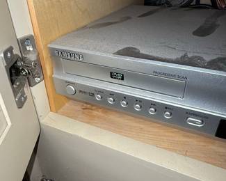 Samsung DVD-V4600 DVD/VCR Combo Player