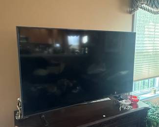 Samsung UN55RU8000 55-inch 4K UHD Smart TV