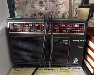 General Electric Model 7-2850A AM/FM Radio