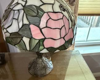 Tiffany Style Pink Rose Stained Glass Table Lamp