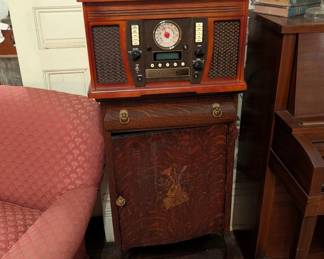 Record cabinet/ record player 