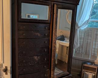 Wardrobe 