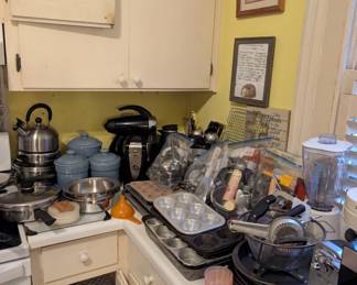 Cookware/ kitchen items 
