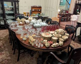 Large dining room table and chairs/ 20 top