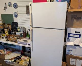 Refrigerator 