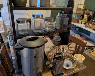 Kitchen items 