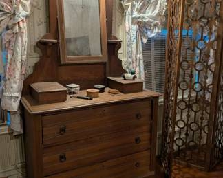 Eastlake chest