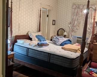 Vintage 4 poster Bed