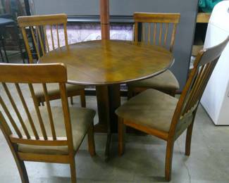 Dining room table w/chairs