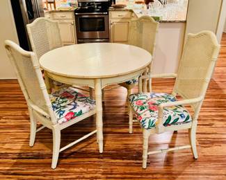 Wonderful vintage turned bamboo table with 4 chairs (2 arm/2 straight) and 2 additional leaves...