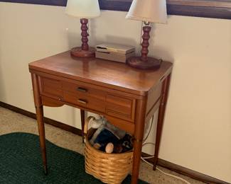 Old sewing machine and pretty lamps!!