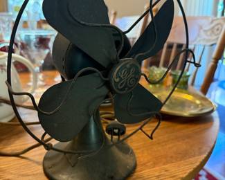 Gorgeous old fan, works!