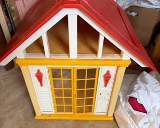 Vtg Barbie house 