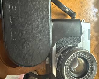 Vintage Petri camera w extras