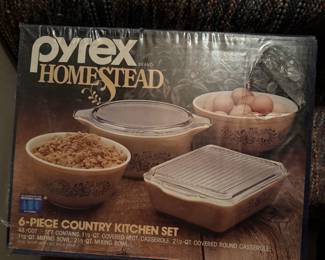 Pyrex set NEW old stock!