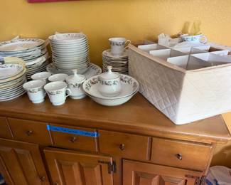 China Pearl Noel set
