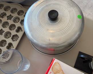 Antique cake cover