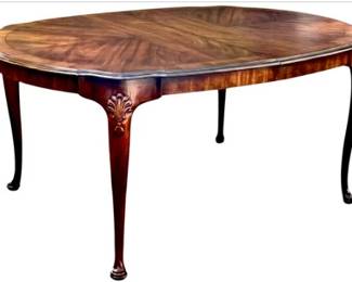 Vintage Queen Anne Style Mahogany Oval Dining Room Table With Carved Cabriole Legs